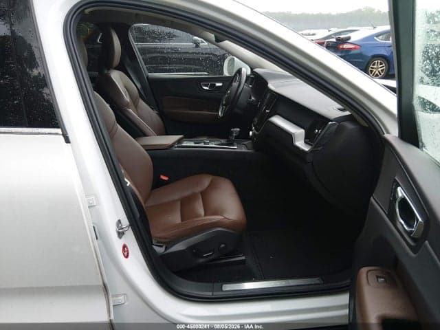 2018 VOLVO XC60 T5 MOMENTUM 5