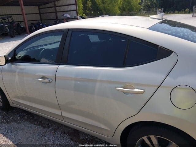 2017 HYUNDAI ELANTRA SE 13