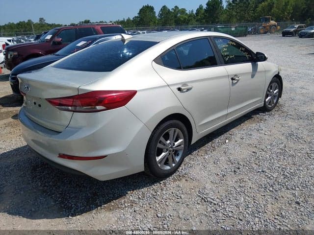 2017 HYUNDAI ELANTRA SE 4