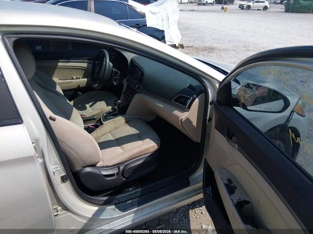 2017 HYUNDAI ELANTRA SE 5