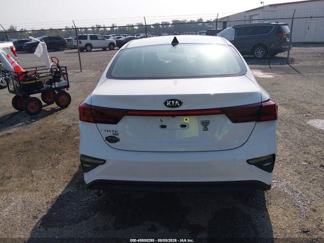 2021 KIA FORTE FE 16