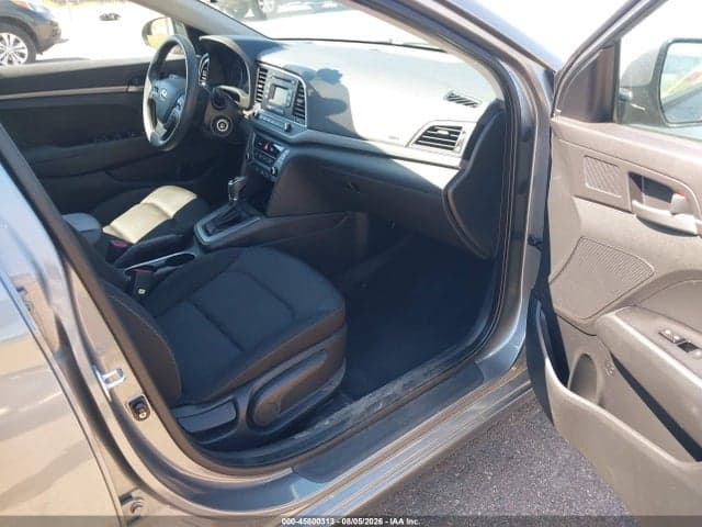 2018 HYUNDAI ELANTRA SE 5