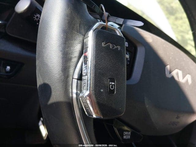 2023 KIA NIRO SX 11