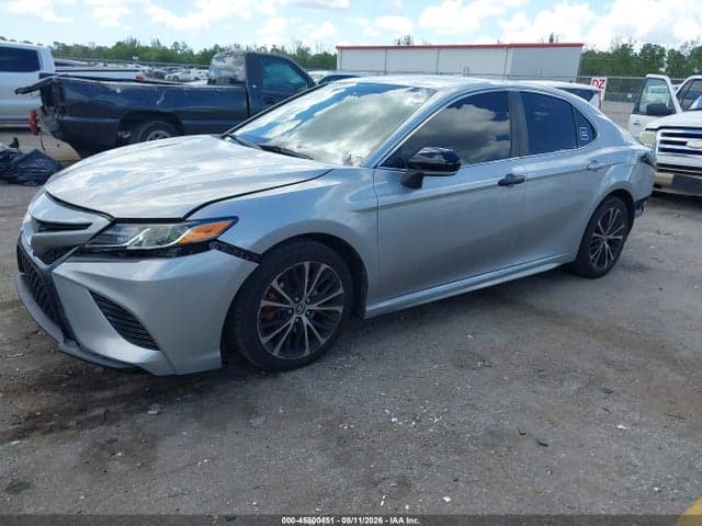 2020 TOYOTA CAMRY SE 2