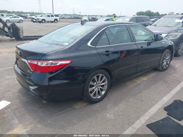 2017 TOYOTA CAMRY HYBRID XLE 4