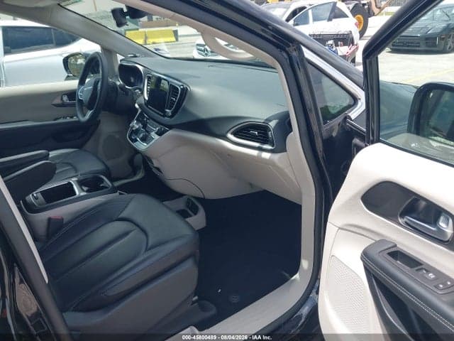 2024 CHRYSLER PACIFICA TOURING L 5