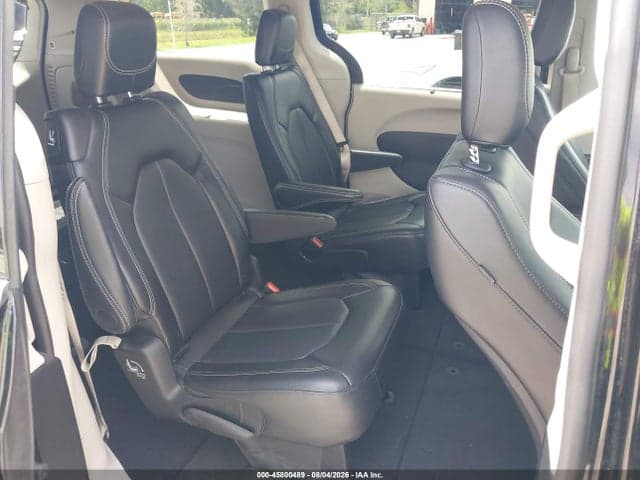 2024 CHRYSLER PACIFICA TOURING L 8