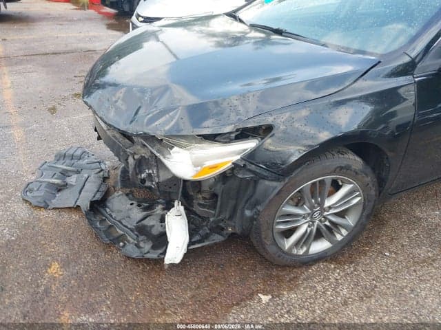 2017 TOYOTA CAMRY SE 6
