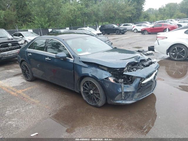 2021 MERCEDES-BENZ A 220 - 1