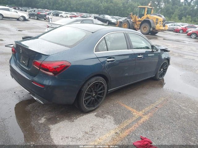 2021 MERCEDES-BENZ A 220 4