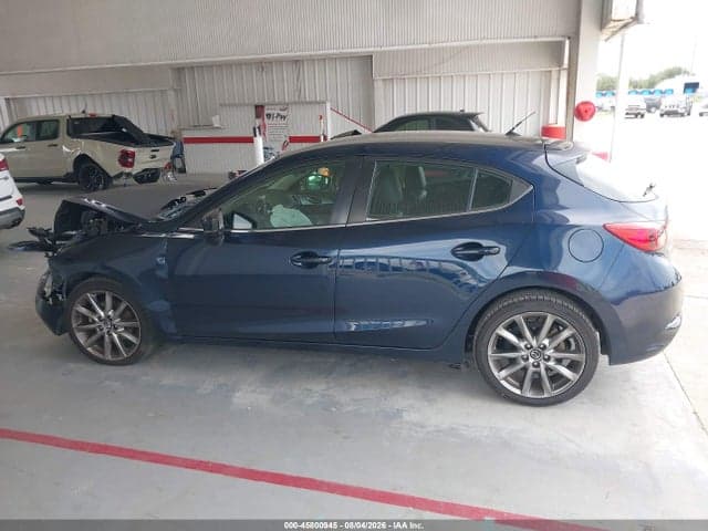 2018 MAZDA MAZDA3 TOURING 14