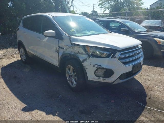 2017 FORD ESCAPE SE - 1