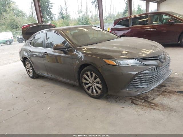 2018 TOYOTA CAMRY LE 1