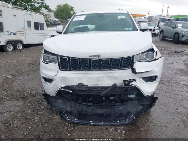 2017 JEEP GRAND CHEROKEE LAREDO 11