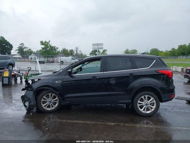 2019 FORD ESCAPE SE 13
