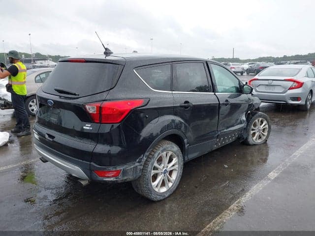 2019 FORD ESCAPE SE 4