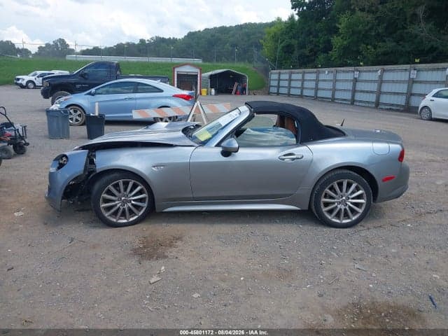 2017 FIAT 124 SPIDER LUSSO 14