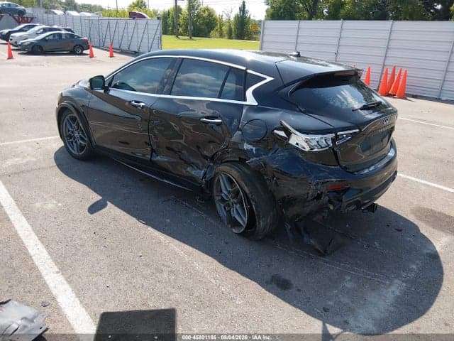 2017 INFINITI QX30 SPORT 3