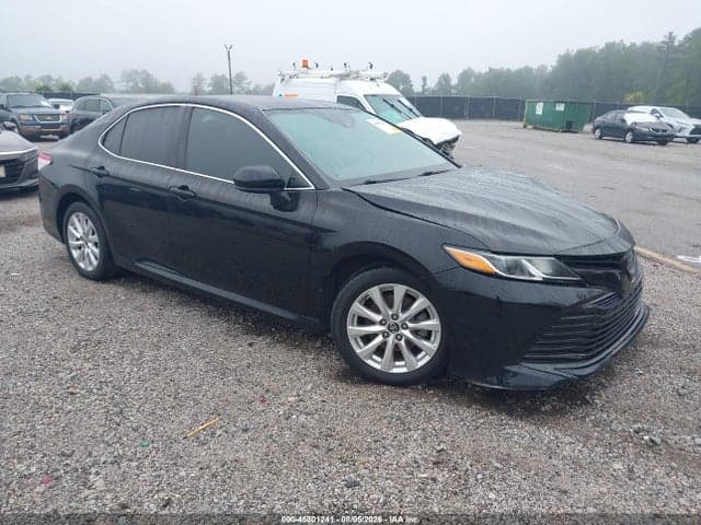2018 TOYOTA CAMRY LE - 1