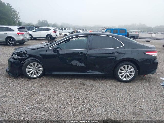 2018 TOYOTA CAMRY LE 14