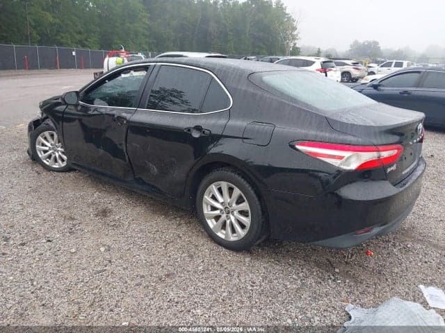 2018 TOYOTA CAMRY LE 3