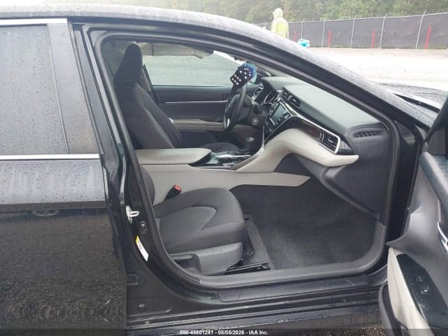 2018 TOYOTA CAMRY LE 5