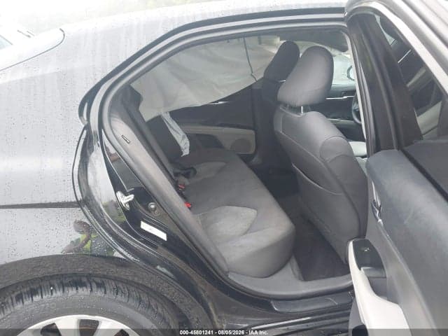 2018 TOYOTA CAMRY LE 8
