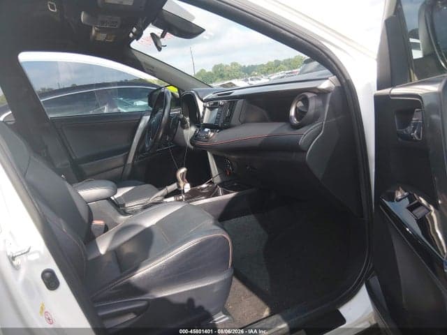 2017 TOYOTA RAV4 SE 5