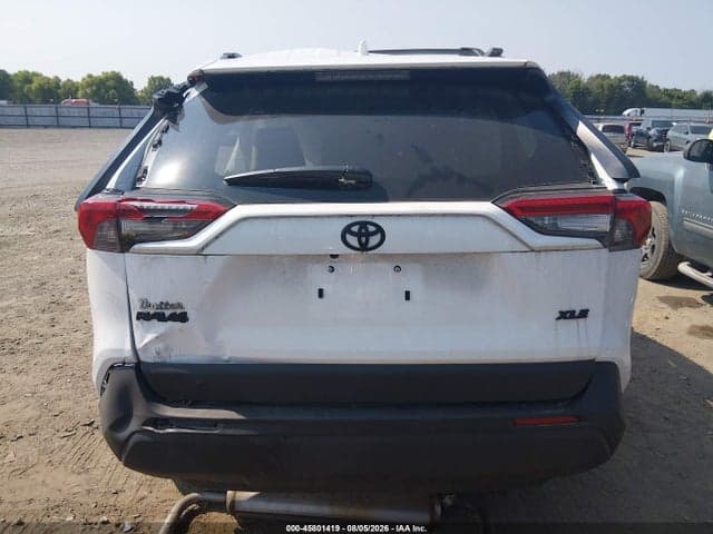 2025 TOYOTA RAV4 XLE 16