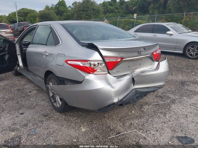 2017 TOYOTA CAMRY SE 6