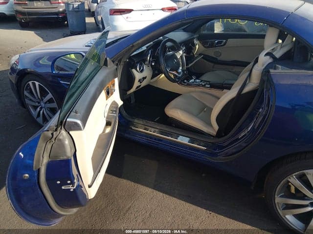 2017 MERCEDES-BENZ SLC 300 5