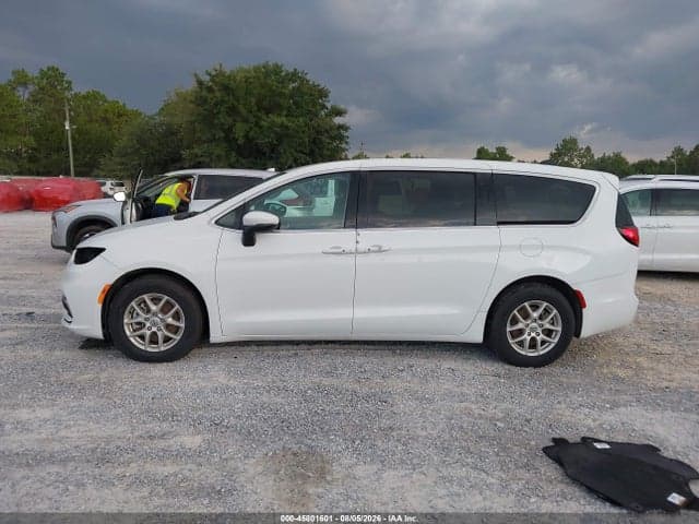 2023 CHRYSLER PACIFICA TOURING L 15
