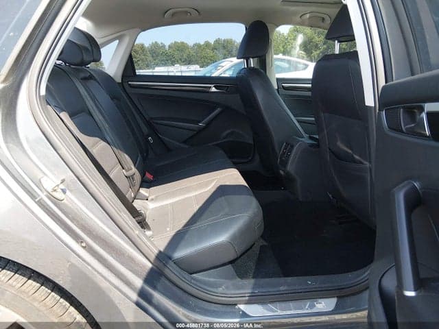 2019 VOLKSWAGEN PASSAT 2.0T SE R-LINE 8