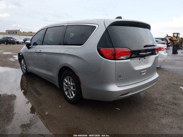 2023 CHRYSLER VOYAGER LX 3