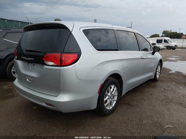 2023 CHRYSLER VOYAGER LX 4