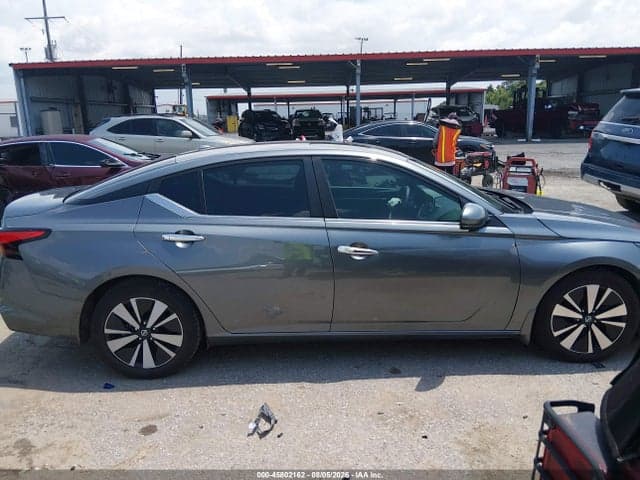 2021 NISSAN ALTIMA SV FWD 12