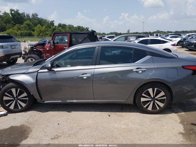 2021 NISSAN ALTIMA SV FWD 13