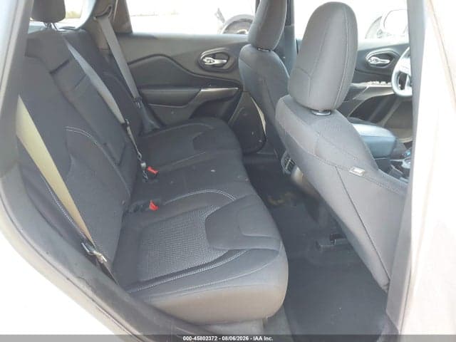 2019 JEEP CHEROKEE LATITUDE FWD 8