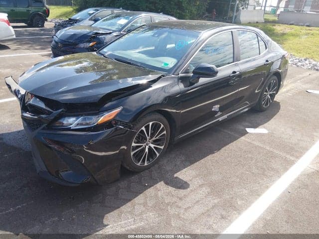 2018 TOYOTA CAMRY SE 2
