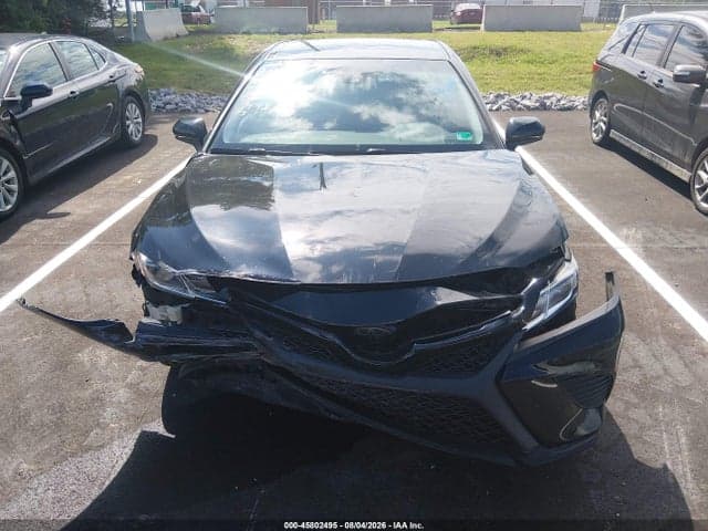 2018 TOYOTA CAMRY SE 12
