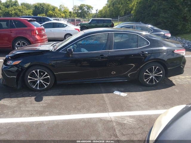 2018 TOYOTA CAMRY SE 14