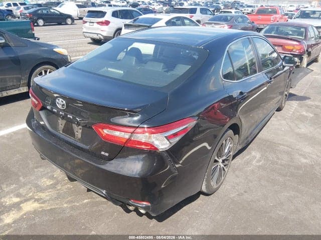 2018 TOYOTA CAMRY SE 4