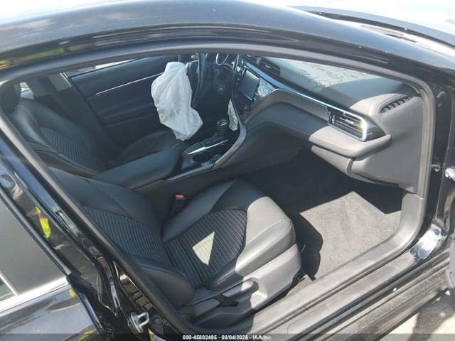 2018 TOYOTA CAMRY SE 5