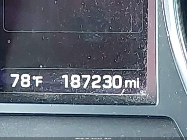2017 HYUNDAI SANTA FE SE 16