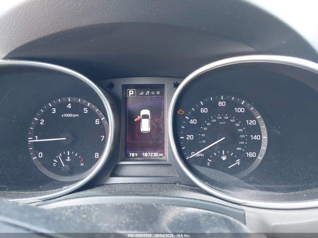 2017 HYUNDAI SANTA FE SE 7