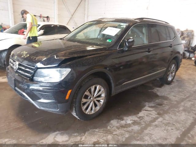 2018 VOLKSWAGEN TIGUAN 2.0T SE/2.0T SEL 2