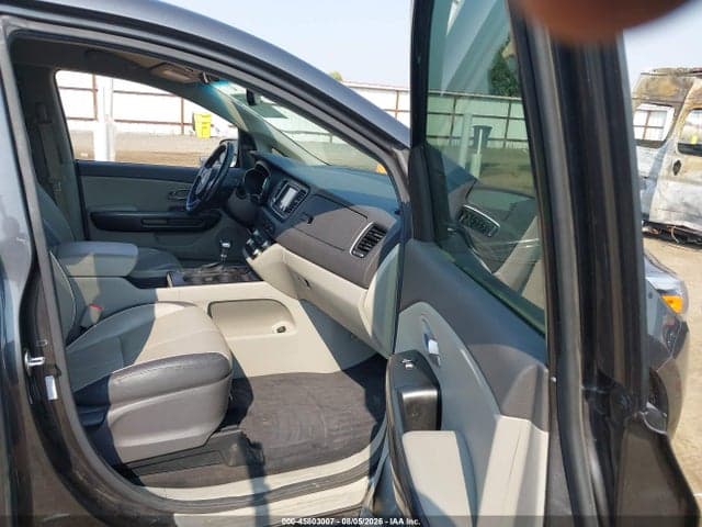 2018 KIA SEDONA LX 5