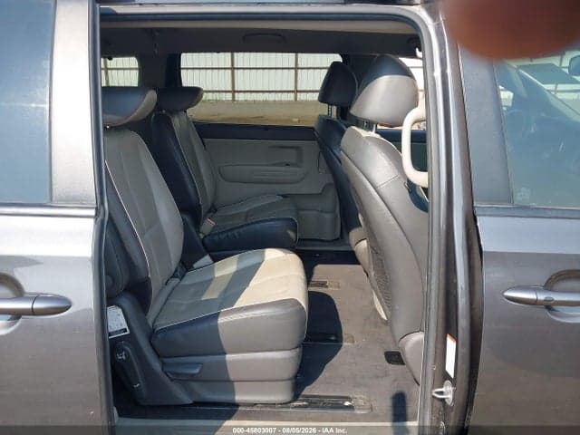 2018 KIA SEDONA LX 8