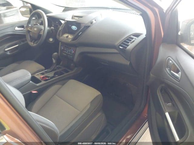 2017 FORD ESCAPE SE 5