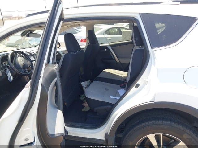 2017 TOYOTA RAV4 XLE 8